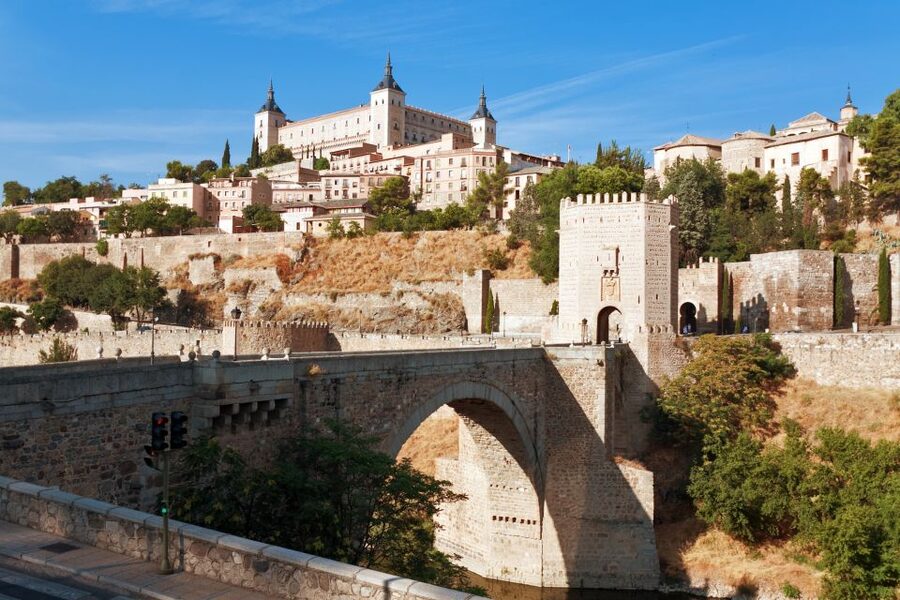 Toledo: History of the Three Cultures Guided Walking Tour - Toledo Cathedral and the power of the city