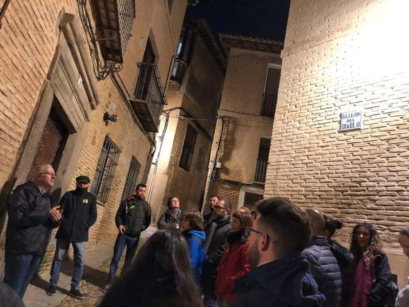 Toledo Mágico, the original night route: mystery, curiosities and secrets - Meeting behind the Cathedral at Calle Sixto Ramón Parro 9