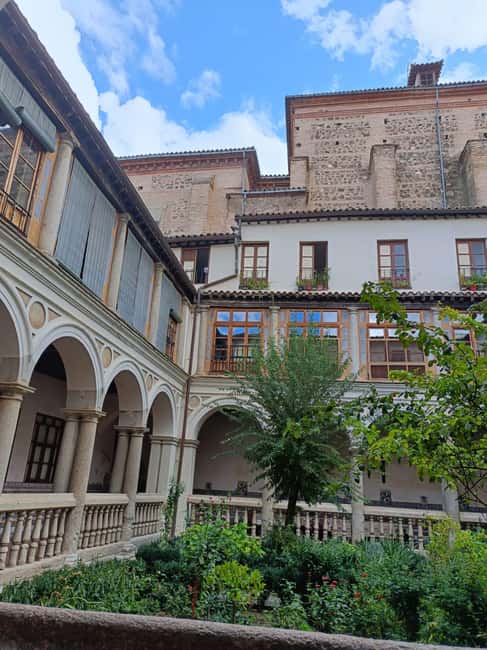 Toledo: Marzipan Convent Route with Tasting and Wine - Starting at Plaza Zocodover