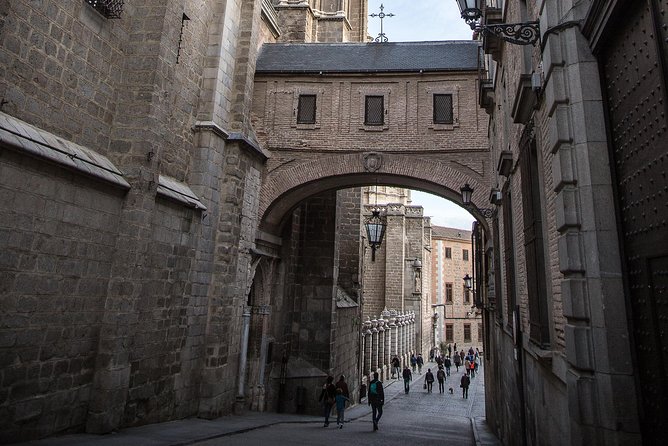 Toledo Monumental Tour with Tourist Bracelet - Saint Mary the White Synagogue