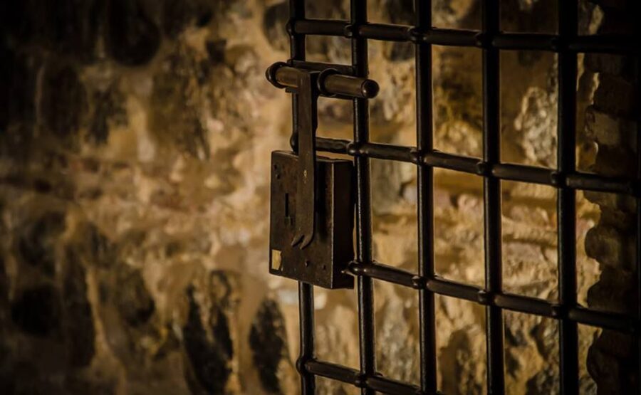 Toledo: Mysteries and Secrets Tour in Spanish - Walking through Toledo’s secret side