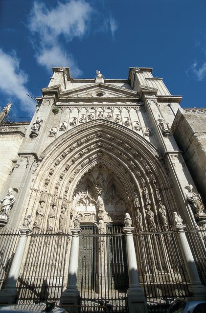 Toledo: Private Monuments Walking Tour with Monument Entry - What the private format adds