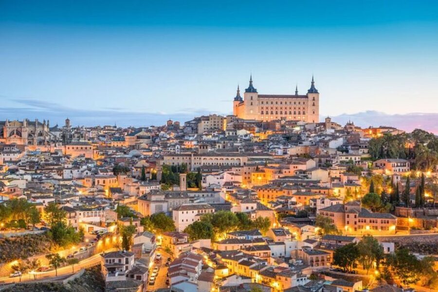 Toledo: Private tour with an official guide - Why a Private Walk Helps You Read Toledo