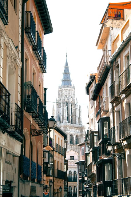 TOLEDO: Private Tour With Official Guide - Key points at a glance