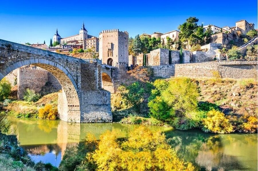 Toledo : Private Walking Tour with a Pro guide - Key points to know before booking