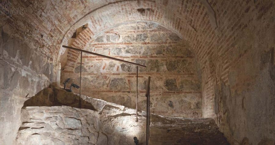 Toledo: Underground Guided Tour with Entry Ticket - The Caves of Hercules and Toledo’s water system