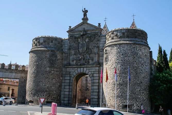 Toledo VIP TOUR with Private Transportation (max 5 people) - Arriving over the Puente de Alcántara