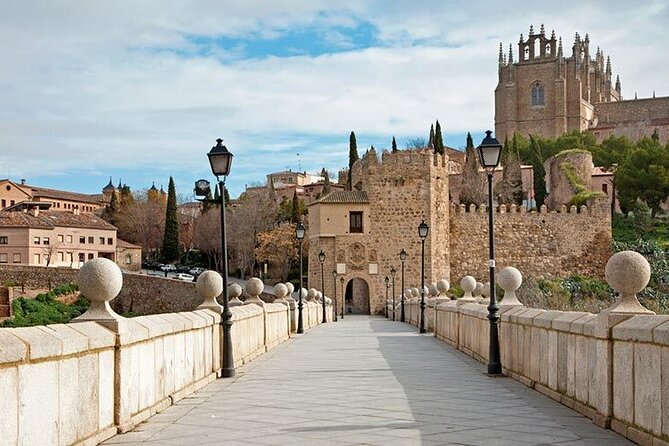 Toledo VIP TOUR with Private Transportation (max 5 people) - Bridges, monastery, and the Puerta de Bisagra