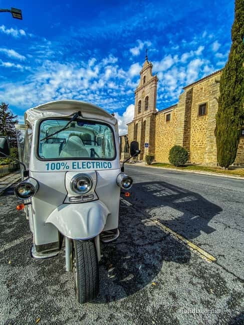 TOUR GUIADO EN TUK TUK POR AVILA 1 HORA - Starting near Calle San Segundo and the cathedral
