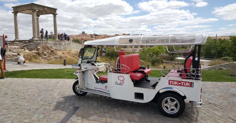 Tour Guiado En Tuk Tuk Recorre Avila De La Forma Mas Comoda - Why a tuk tuk works well in Avila