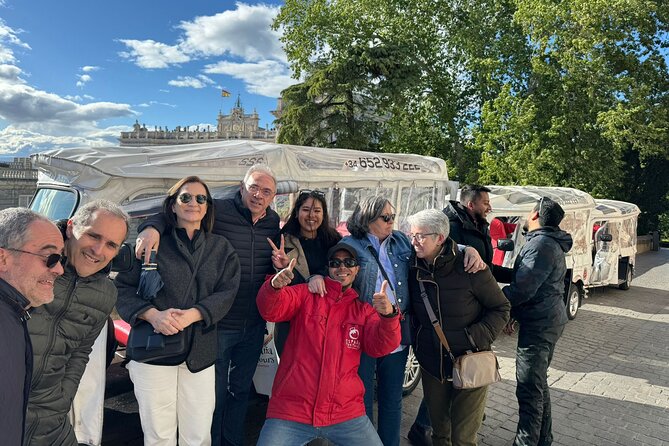 Tour Madrid: Royals, Plazas & Secrets 3H - Puerta de Alcalá and the Retiro drive