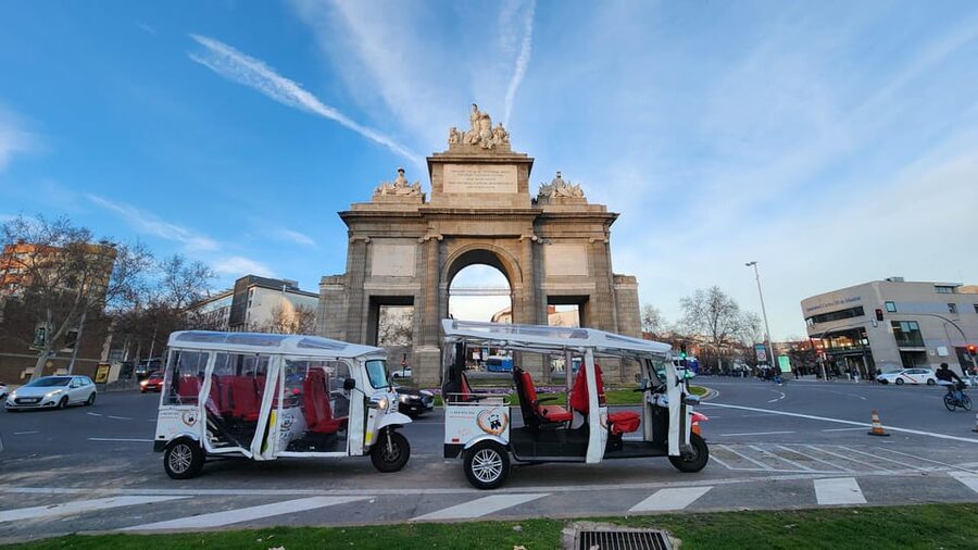 Tour Madrid: Secrets in a Electric Tuk Tuk - Why a tuk tuk works well in central Madrid