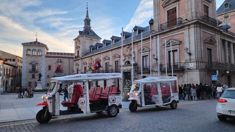 Tour Madrid: Secrets in a Electric Tuk Tuk - One hour or several hours?
