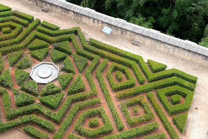 Tour Segovia and La Granja de San Ildefonso from Madrid - Reading the Roman aqueduct at its base