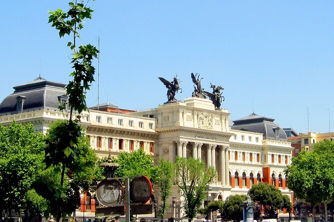 Tuk Tuk Tour Madrid 90 mins - Reaching the Bernabéu Stadium and Leaning Towers