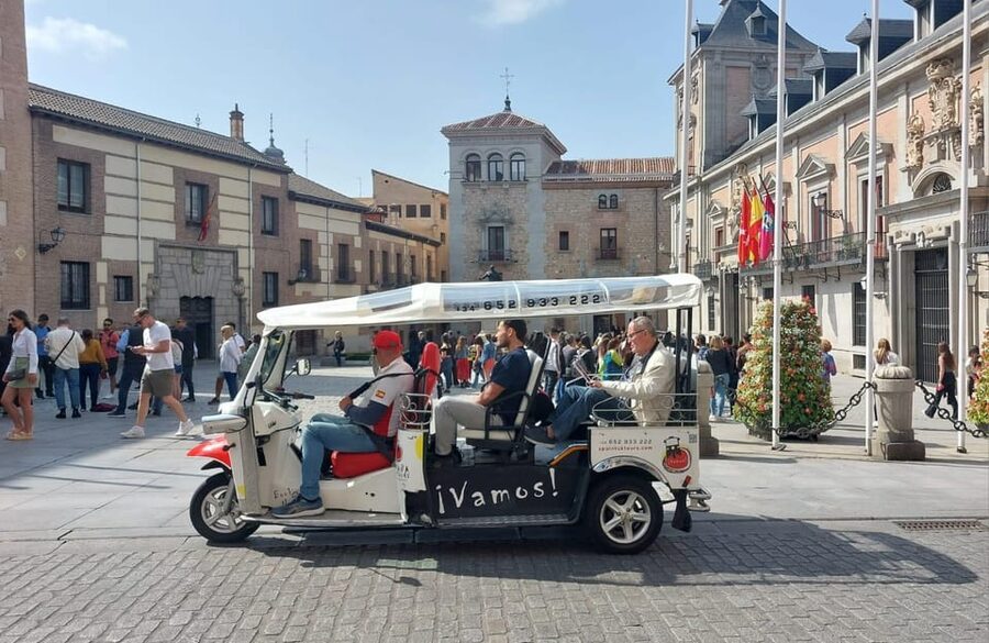 Tuk Tuk Tour with Wine Test in Madrid - Key points to know before booking