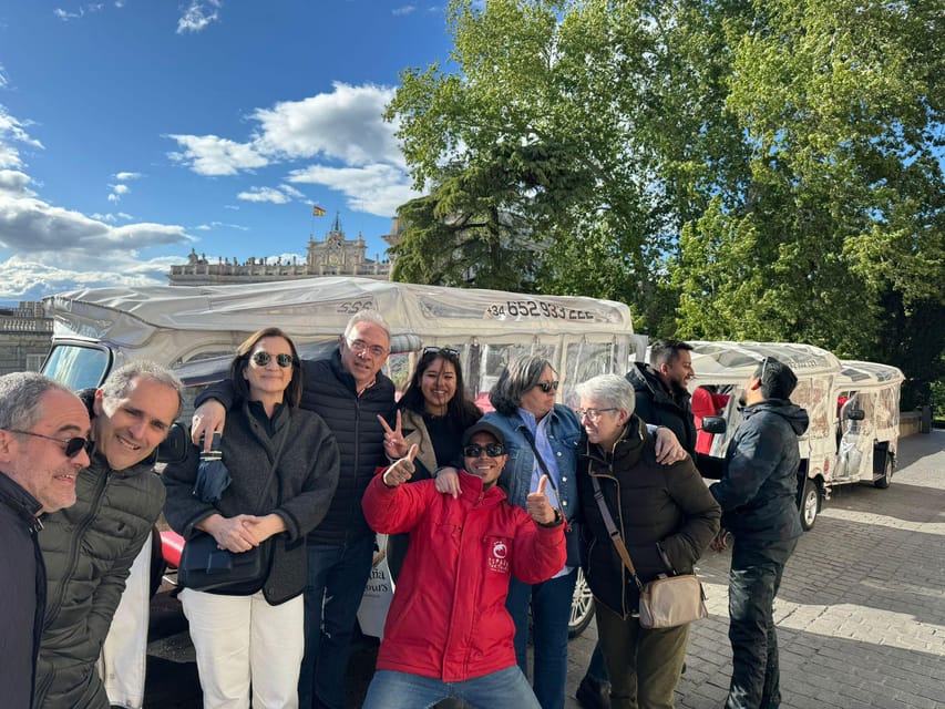 Tuk Tuk Tour with Wine Test in Madrid - Choosing between one hour and two hours