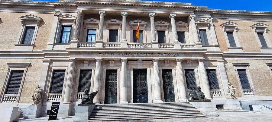 Visit the National Archaeological Museum in Madrid - Meeting by Velazquez and getting started