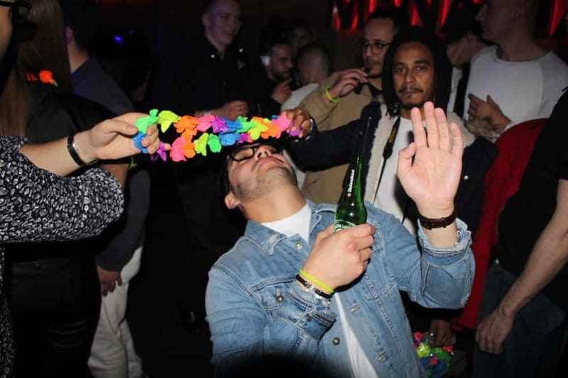 Wild Night Pub Crawl: Free Shots, Games & VIP Club Entry! - What an $8 night out in Madrid really includes