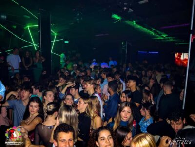 Wild Night Pub Crawl: Free Shots, Games & VIP Club Entry!
