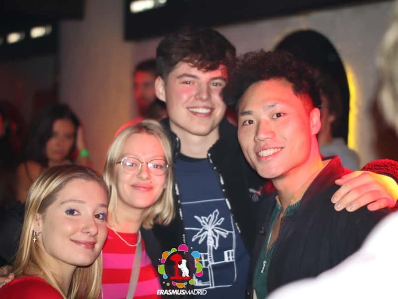 Wild Night Pub Crawl: Free Shots, Games & VIP Club Entry! - How to prepare for this Madrid pub crawl
